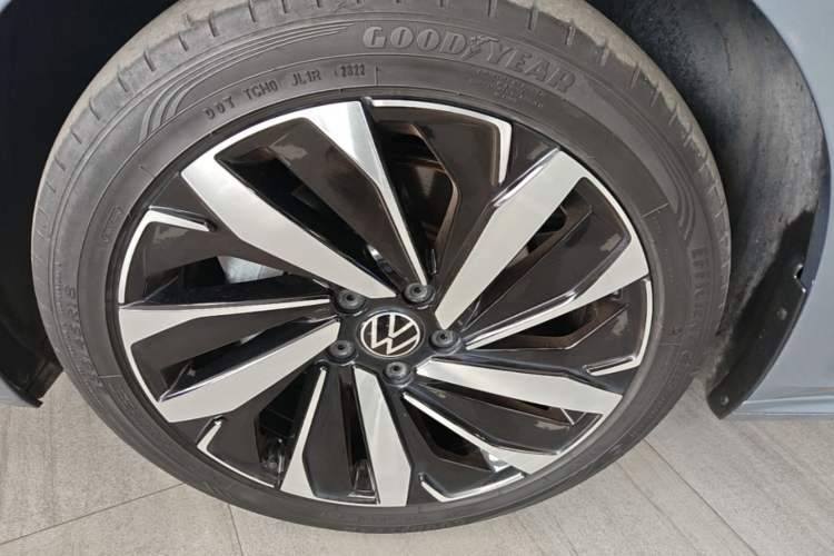 Used Volkswagen Passat 2022 330TSI Luxury Edition Left Front Wheel Hub