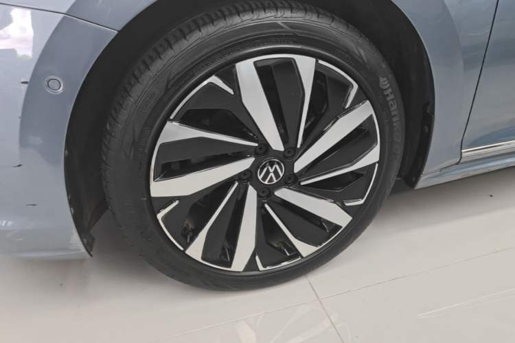 Used Volkswagen Passat 2022 330TSI Luxury Edition Left Front Wheel Hub