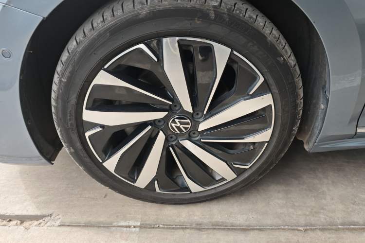 Used Volkswagen Passat 2022 330TSI Starry Luxury Edition Left Front Wheel Hub