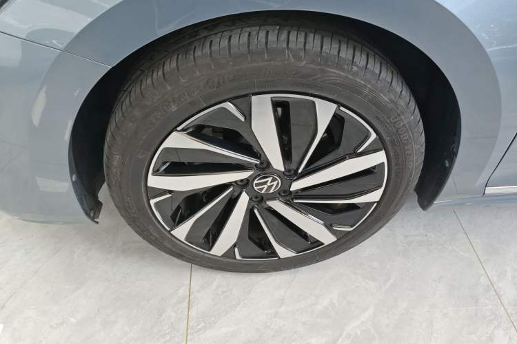Used Volkswagen Passat 2022 330TSI Starry Elite Edition Left Front Wheel Hub