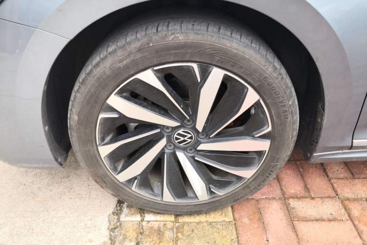 Used Volkswagen Passat 2022 330TSI Starry Elite Edition Left Front Wheel Hub