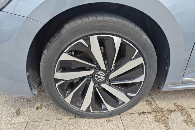 Used Volkswagen Passat 2022 330TSI Starry Elite Edition Left Front Wheel Hub