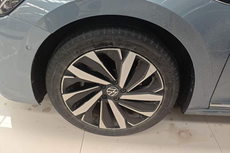 Used Volkswagen Passat 2022 330TSI Starry Luxury Edition Left Front Wheel Hub