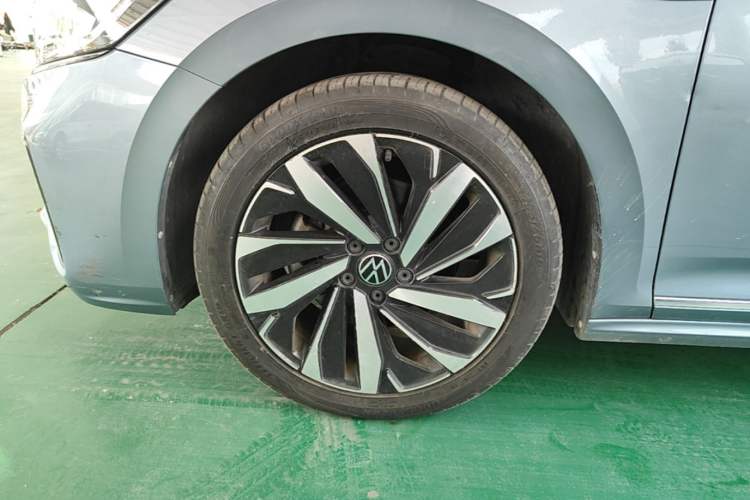 Used Volkswagen Passat 2022 330TSI Starry Elite Edition Custom Version Left Front Wheel Hub