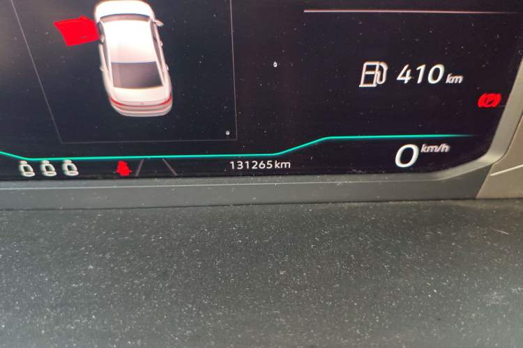 Used Volkswagen Passat 2022 330TSI Luxury Edition Odometer Close Up