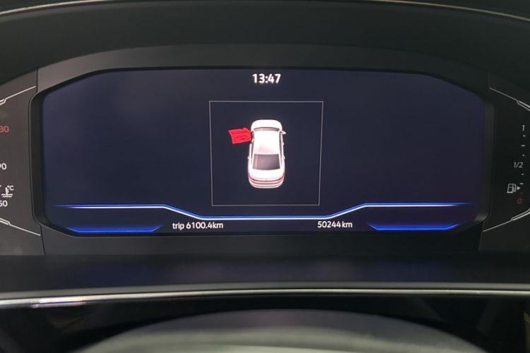 Used Volkswagen Passat 2022 330TSI Luxury Edition Odometer Close Up