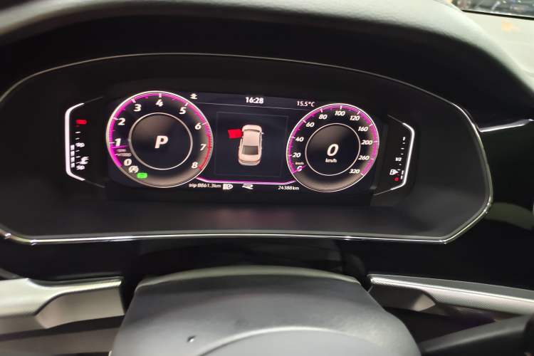 Used Volkswagen Passat 2022 330TSI Luxury Edition Odometer Close Up