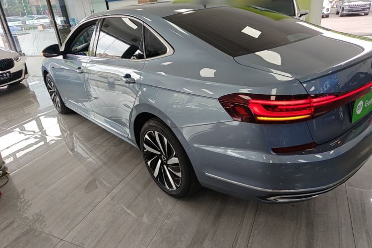 Used Volkswagen Passat 2022 330TSI Luxury Edition Rear Left 45 Deg