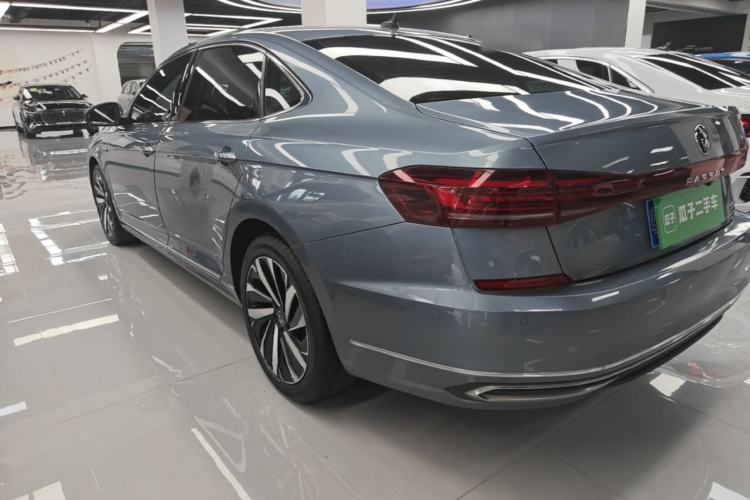 Used Volkswagen Passat 2022 330TSI Luxury Edition Rear Left 45 Deg
