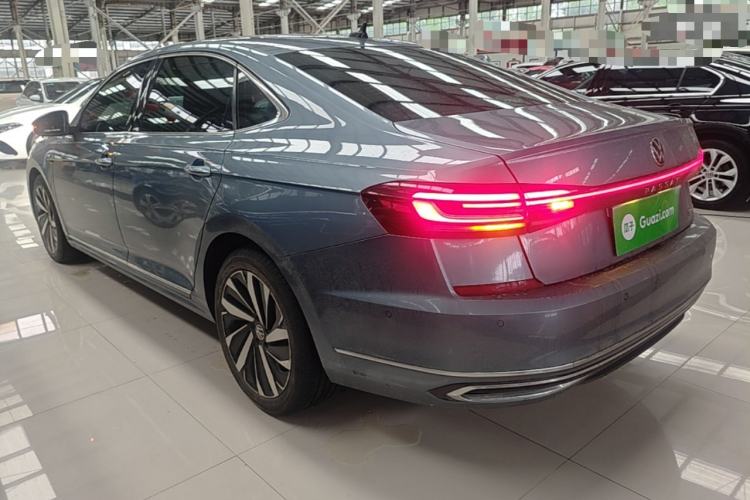 Used Volkswagen Passat 2022 330TSI Starry Luxury Edition Rear Left 45 Deg