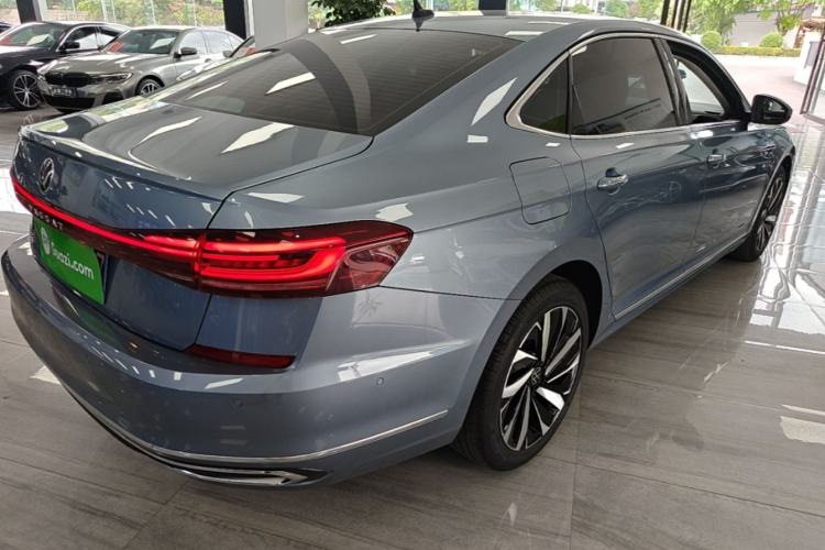 Used Volkswagen Passat 2022 330TSI Luxury Edition Rear Right 45 Deg