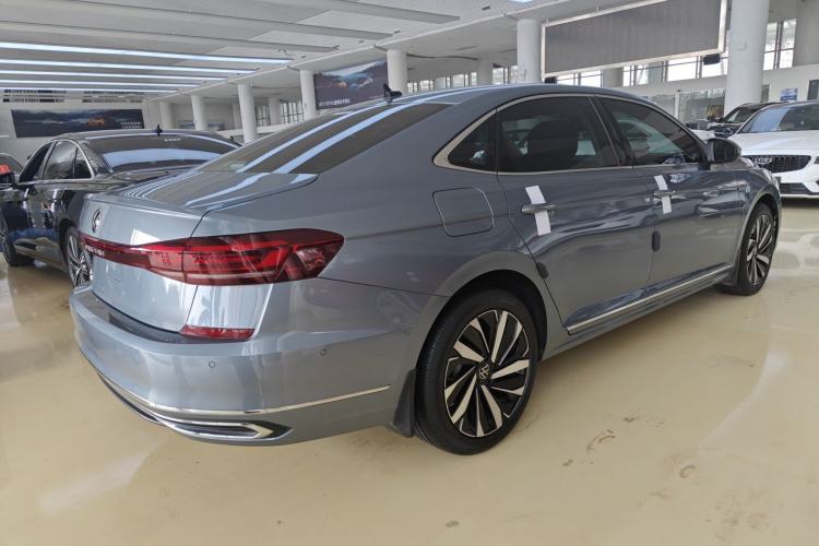 Used Volkswagen Passat 2022 330TSI Luxury Edition Rear Right 45 Deg