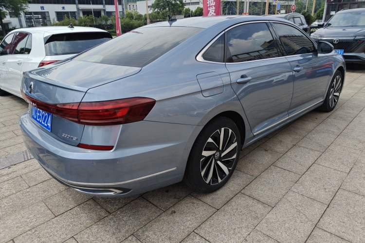 Used Volkswagen Passat 2022 330TSI Starry Elite Edition Rear Right 45 Deg