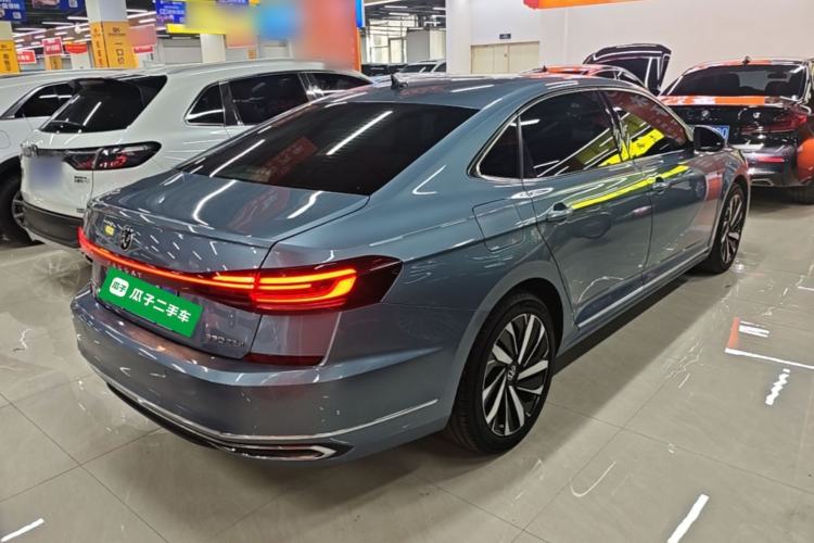 Used Volkswagen Passat 2022 330TSI Starry Elite Edition Rear Right 45 Deg