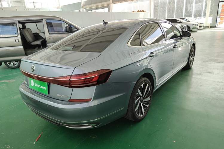 Used Volkswagen Passat 2022 330TSI Starry Elite Edition Custom Version Rear Right 45 Deg
