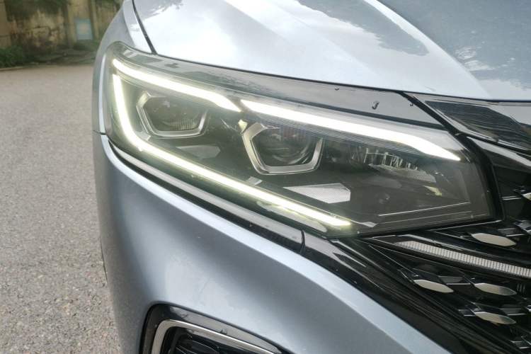Used Volkswagen Passat 2022 330TSI Starry Luxury Edition Right Front Headlight