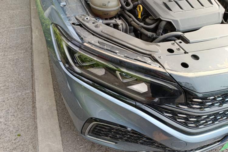 Used Volkswagen Passat 2022 330TSI Starry Luxury Edition Right Front Headlight