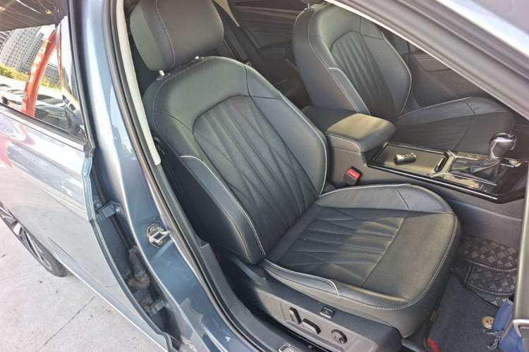 Used Volkswagen Passat 2022 330TSI Starry Luxury Edition Right Front Seat