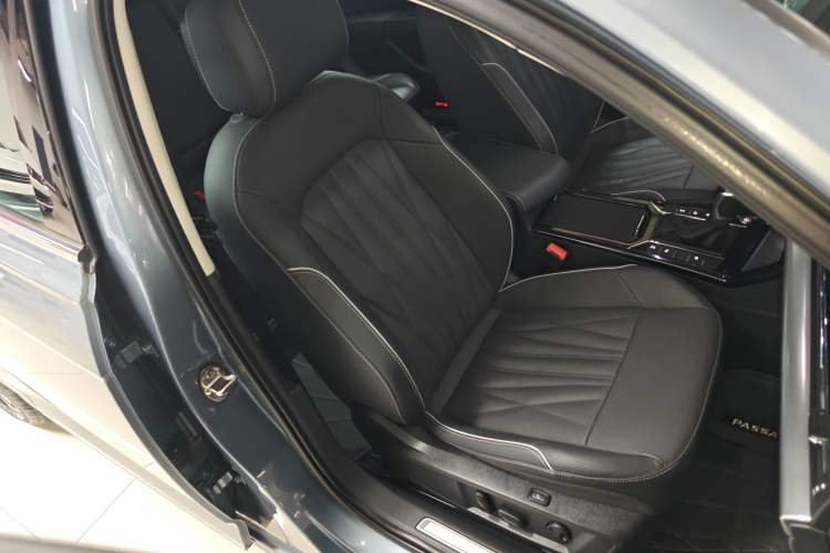 Used Volkswagen Passat 2022 330TSI Starry Luxury Edition Right Front Seat