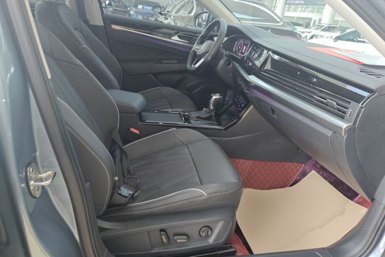 Used Volkswagen Passat 2022 330TSI Luxury Edition Right Front Seat