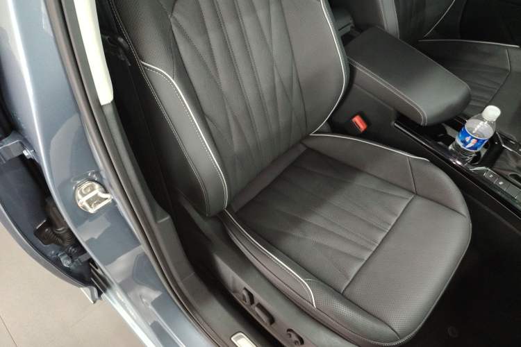 Used Volkswagen Passat 2022 330TSI Luxury Edition Right Front Seat