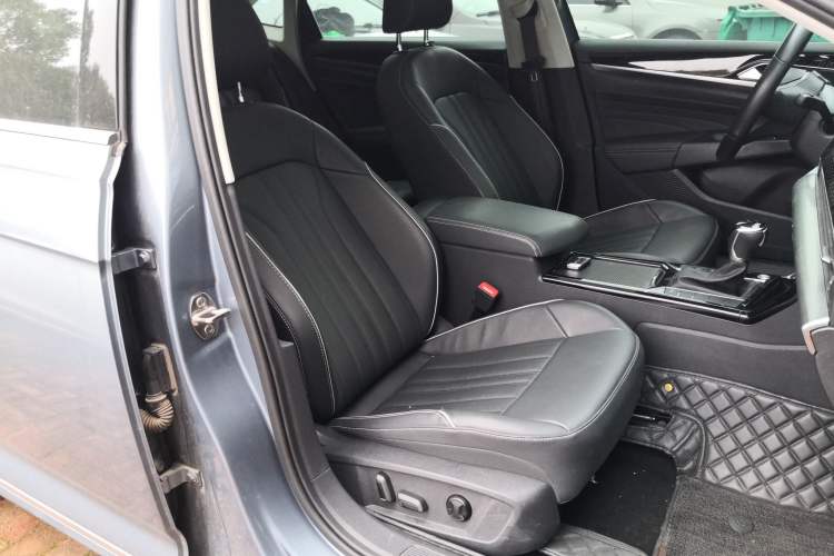 Used Volkswagen Passat 2022 330TSI Starry Elite Edition Right Front Seat