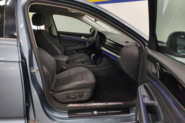Used Volkswagen Passat 2022 330TSI Starry Luxury Edition Right Front Seat