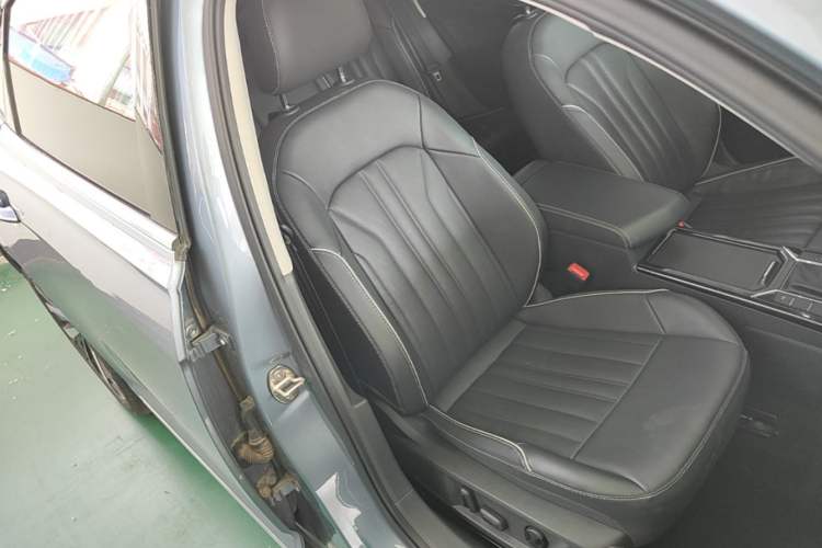 Used Volkswagen Passat 2022 330TSI Starry Elite Edition Custom Version Right Front Seat