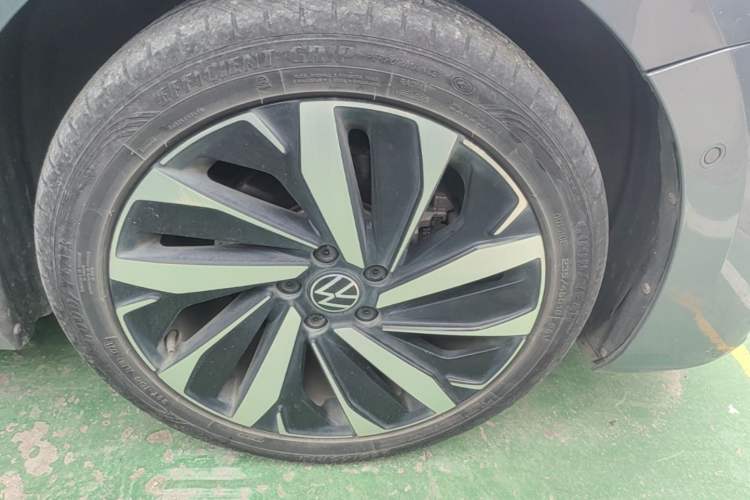 Used Volkswagen Passat 2022 330TSI Starry Luxury Edition Right Front Wheel Hub
