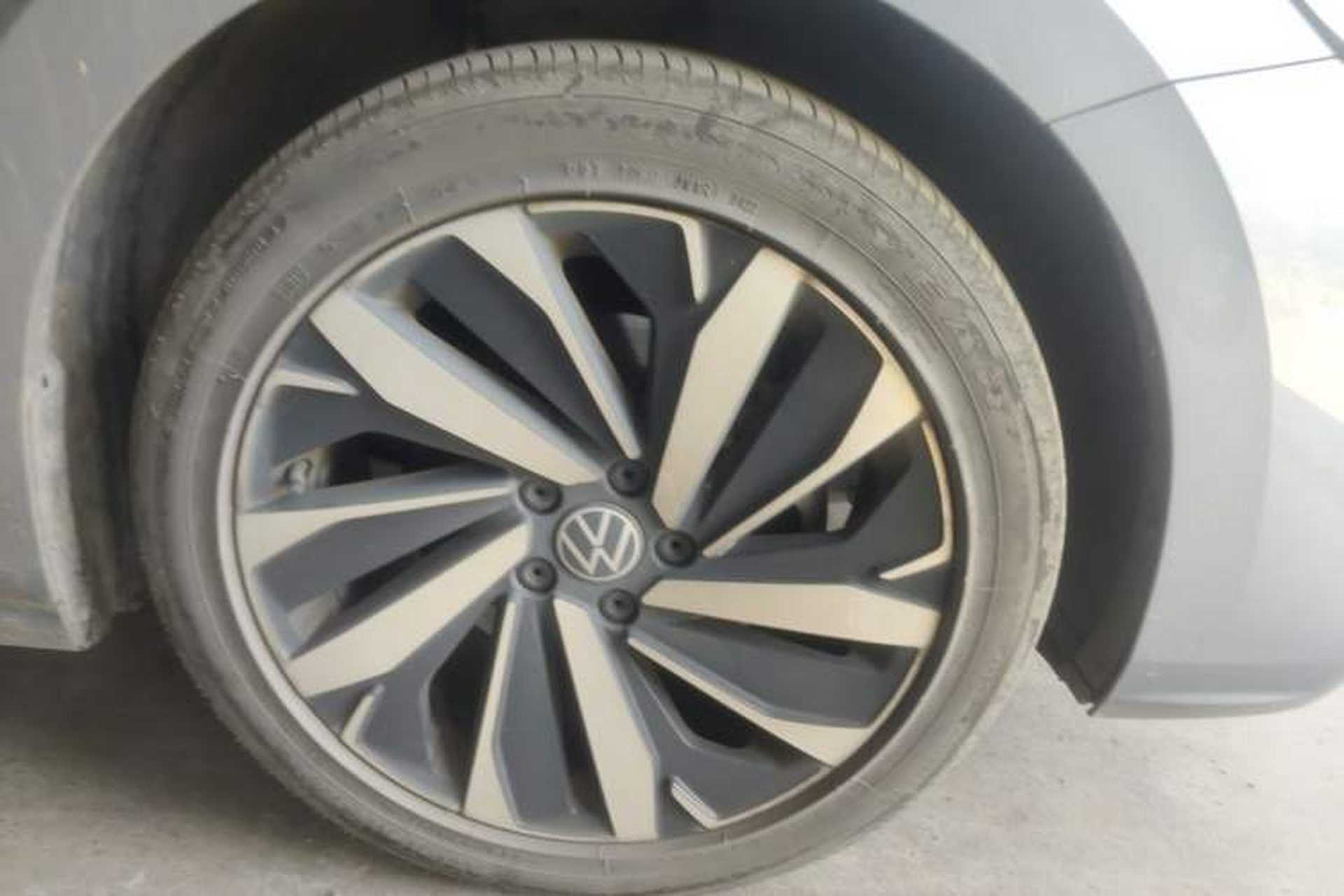 Used Volkswagen Passat 2022 330TSI Elite Edition Right Front Wheel Hub