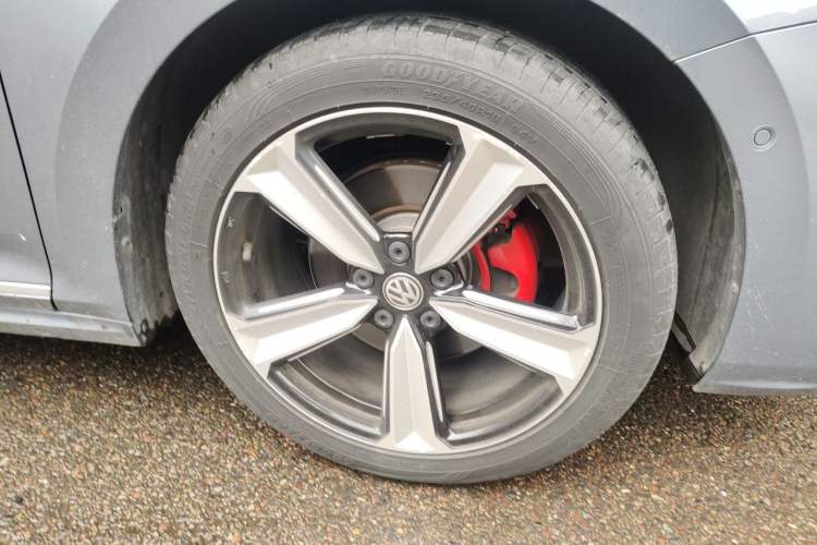 Used Volkswagen Passat 2022 330TSI Starry Luxury Edition Right Front Wheel Hub