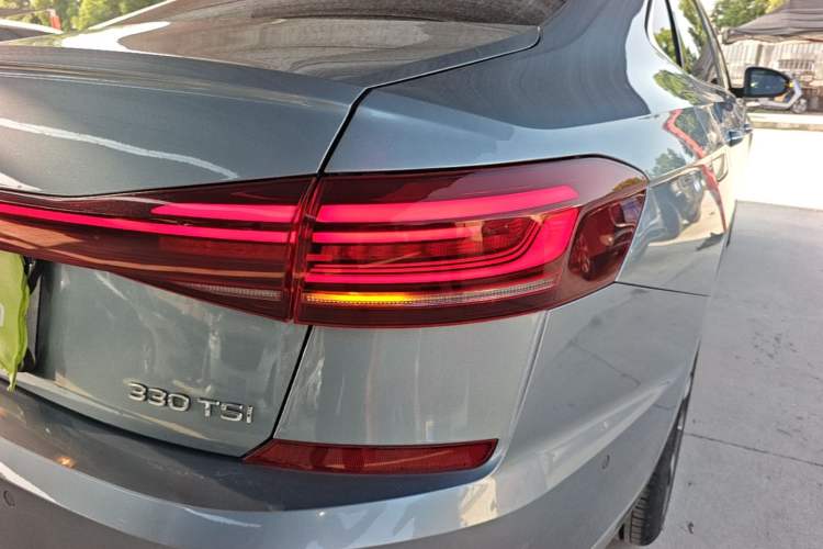 Used Volkswagen Passat 2022 330TSI Starry Luxury Edition Right Rear Taillight