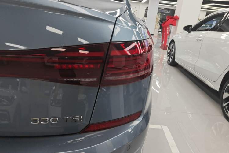 Used Volkswagen Passat 2022 330TSI Luxury Edition Right Rear Taillight