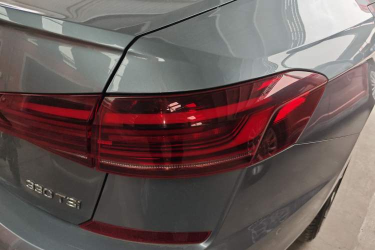 Used Volkswagen Passat 2022 330TSI Starry Luxury Edition Right Rear Taillight