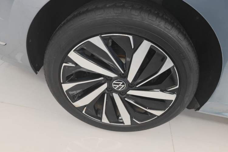 Used Volkswagen Passat 2022 330TSI Luxury Edition Right Rear Wheel Hub