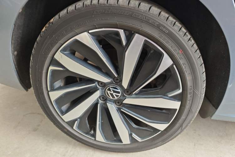 Used Volkswagen Passat 2022 330TSI Starry Luxury Edition Right Rear Wheel Hub
