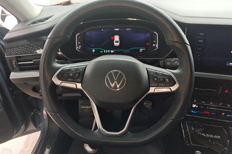 Used Volkswagen Passat 2022 330TSI Starry Luxury Edition Steering Wheel
