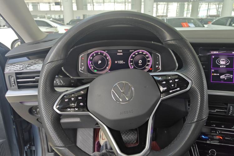 Used Volkswagen Passat 2022 330TSI Luxury Edition Steering Wheel
