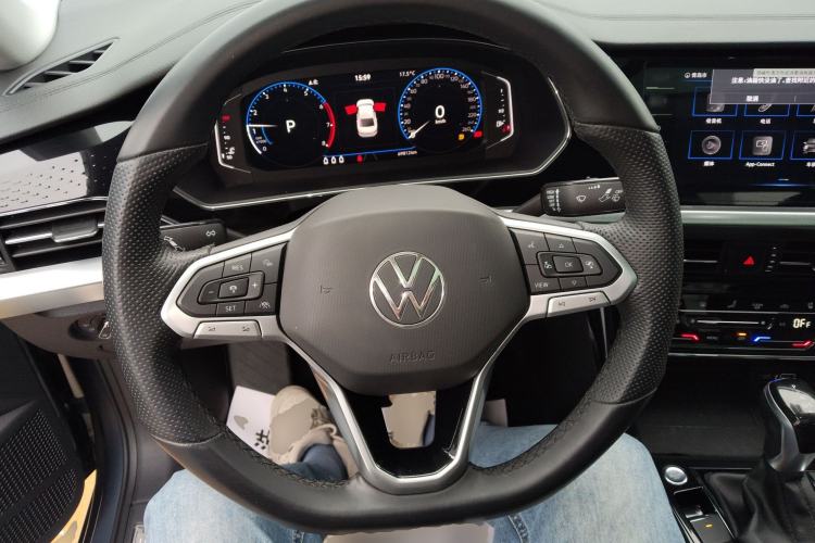 Used Volkswagen Passat 2022 330TSI Starry Luxury Edition Steering Wheel