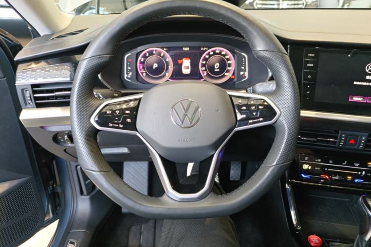 Used Volkswagen Passat 2022 330TSI Luxury Edition Steering Wheel