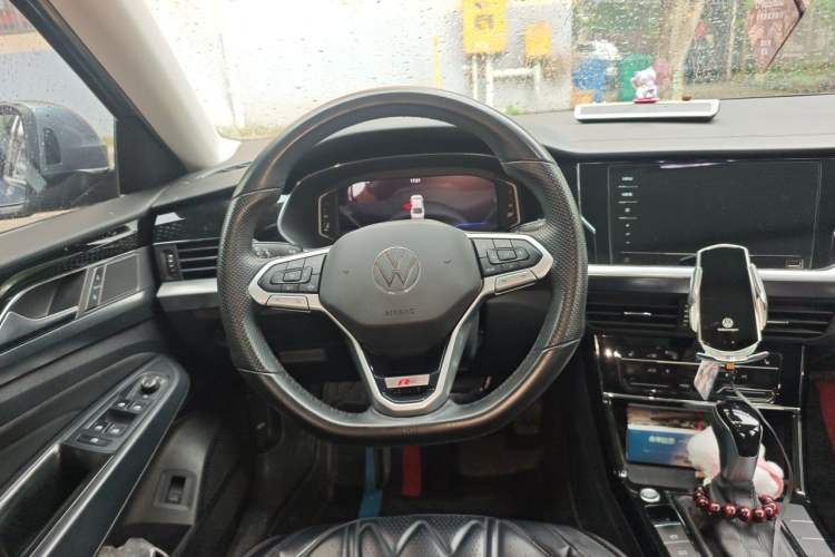 Used Volkswagen Passat 2022 330TSI Elite Edition Steering Wheel