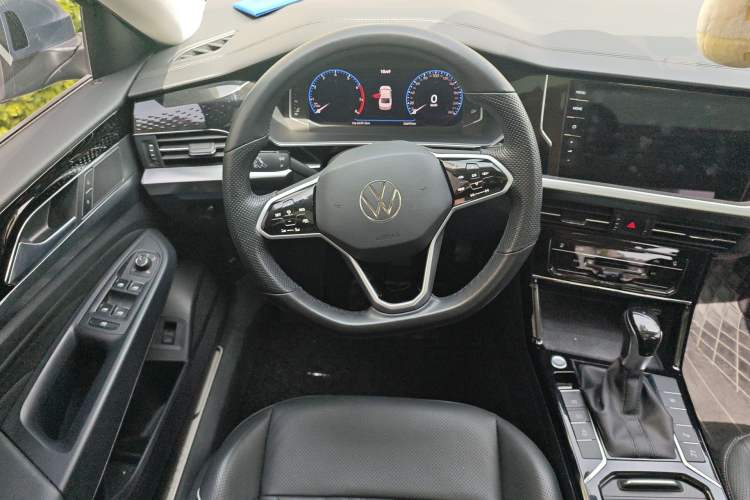 Used Volkswagen Passat 2022 330TSI Starry Luxury Edition Steering Wheel