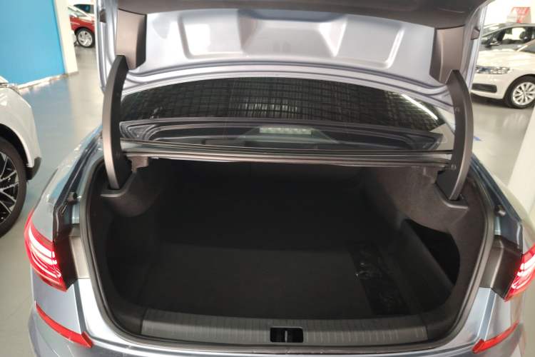 Used Volkswagen Passat 2022 330TSI Luxury Edition Trunk