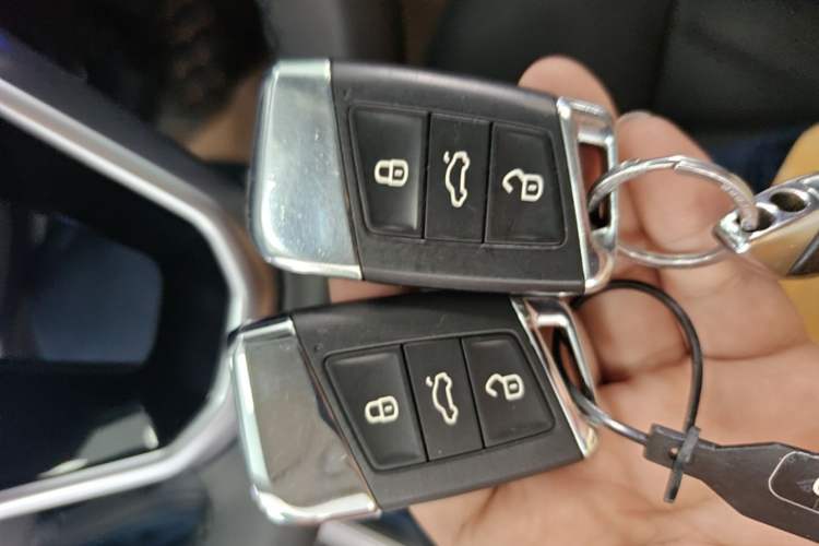 Used Volkswagen Passat 2022 330TSI Luxury Edition Vehicle Key