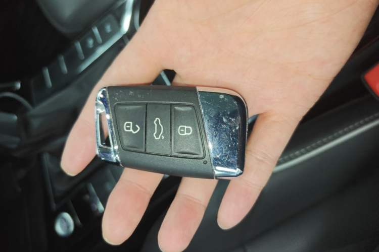 Used Volkswagen Passat 2022 330TSI Luxury Edition Vehicle Key