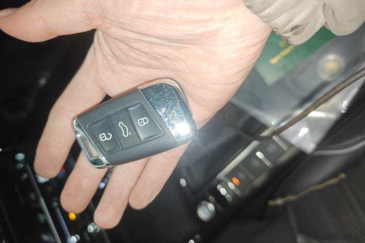 Used Volkswagen Passat 2022 330TSI Elite Edition Vehicle Key