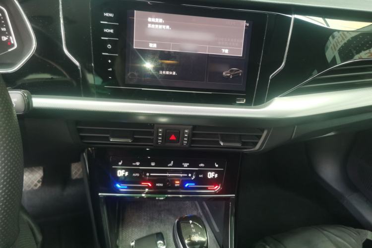 Used Volkswagen Passat 2022 330TSI Elite Edition Custom Version Audio And AC Panel