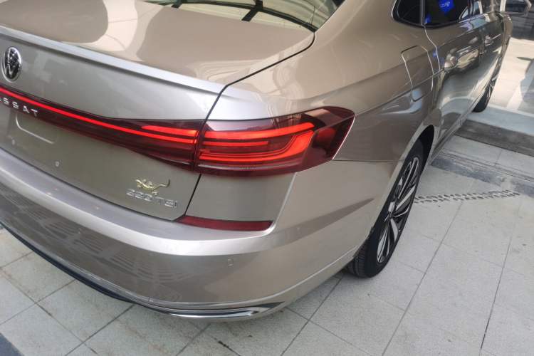 Used Volkswagen Passat 2022 330TSI Elite Edition Custom Version Exterior 3