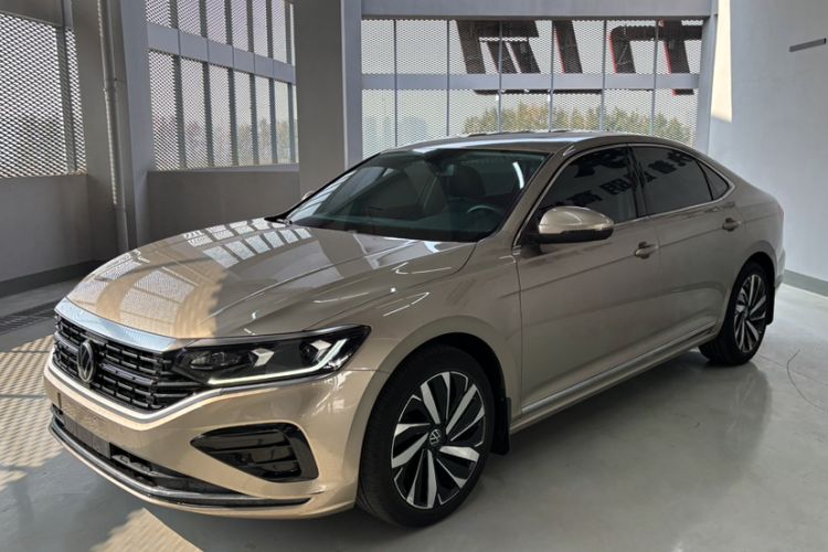 Used Volkswagen Passat 2022 330TSI Elite Edition Custom Version Exterior 8