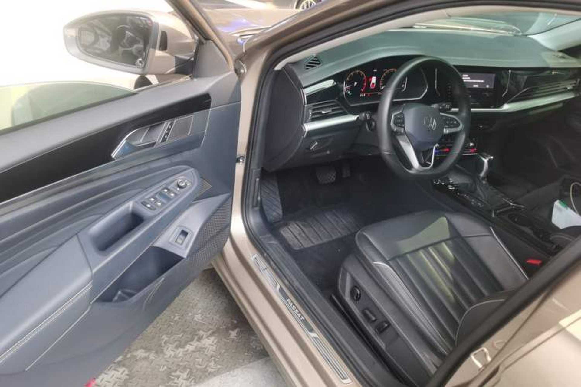 Used Volkswagen Passat 2022 330TSI Elite Edition Custom Version Interior 3